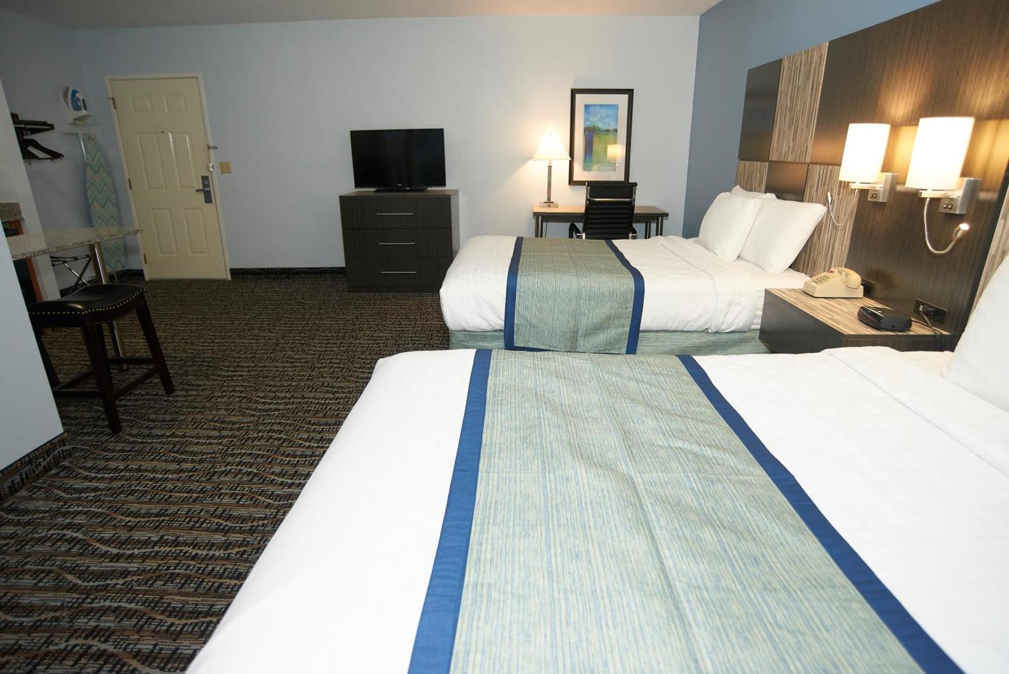 Sandwich Lodge & Resort Room photo
